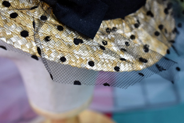 Palarie de dama cu element din tul