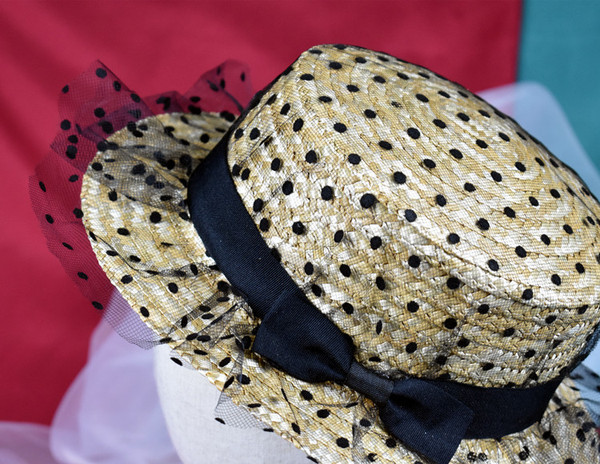 Palarie de dama cu element din tul