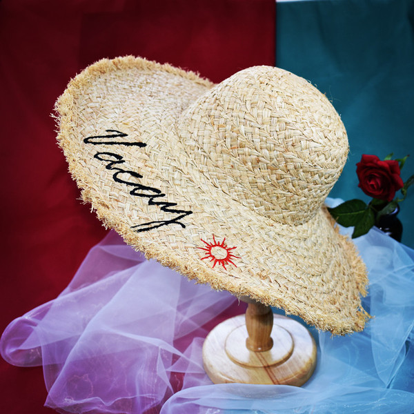 Palarie de plaja de dama eleganta cu broderie