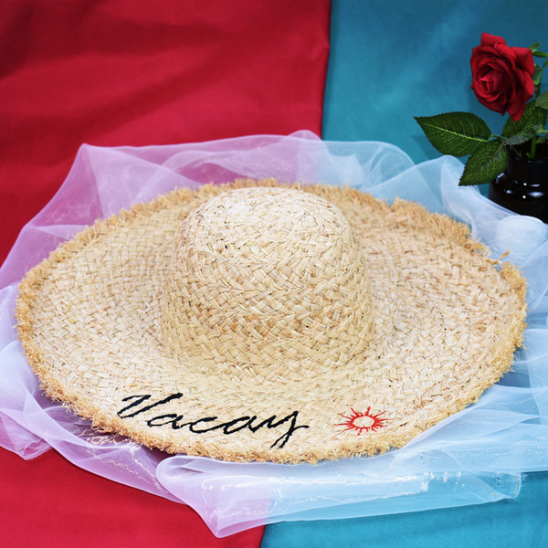 Palarie de plaja de dama eleganta cu broderie