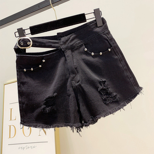 Pantaloni scurți din denim de damă în alb și negru