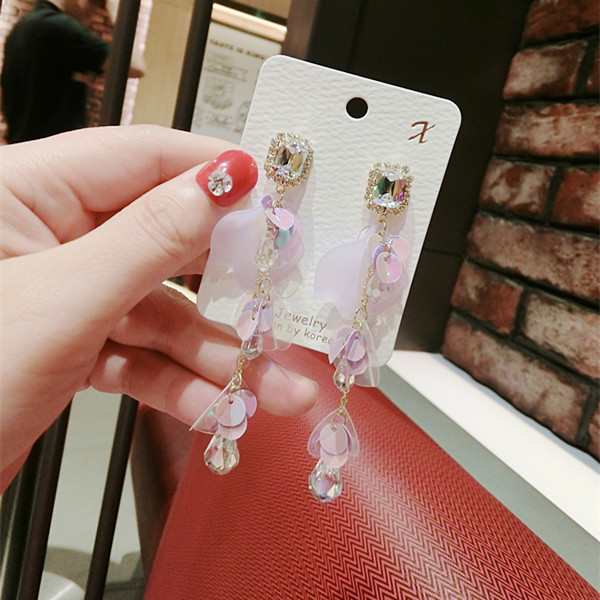 Cercei lungi de dama cu pietre si paiete