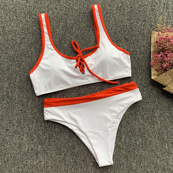 Costum de baie de damă din două piese cu cravate în roșu și alb