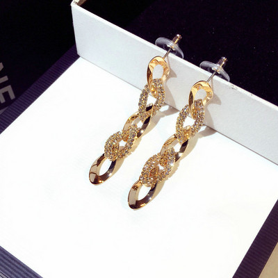 Cercei de dama actuali - in doua culori cu pietre