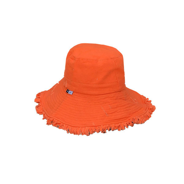 Ежедневна дамска шапка в няколко цвята 