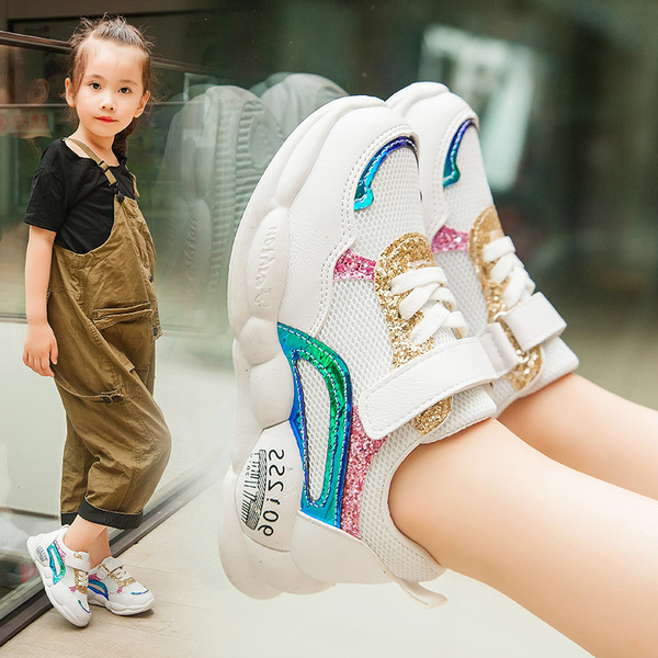 Model nou de adidasi copii in patru culori