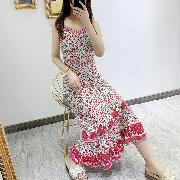 Rochie cu bretele subtiri si model floral