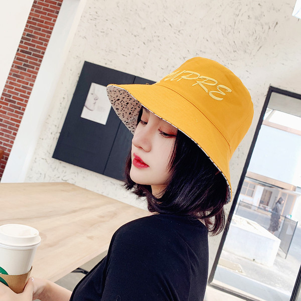 Palarie casual dama cu broderie in galben, roz si albastru