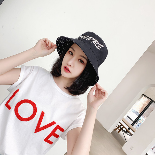 Palarie casual dama cu broderie in galben, roz si albastru