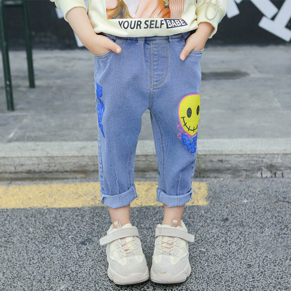 Model nou de blugi cu aplicatie pentru fete