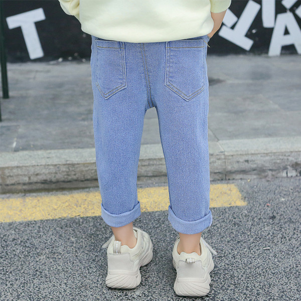 Model nou de blugi cu aplicatie pentru fete