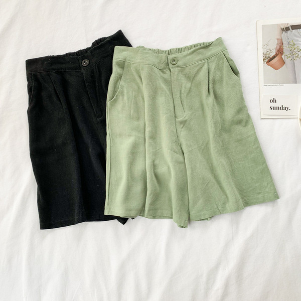 Pantaloni scurți de damă în patru culori