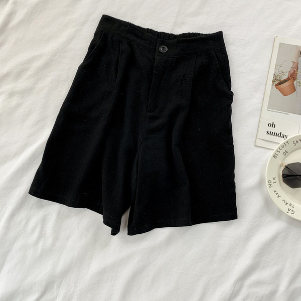 Pantaloni scurți de damă în patru culori