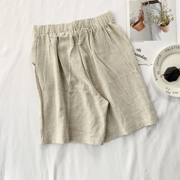 Pantaloni scurți de damă în patru culori