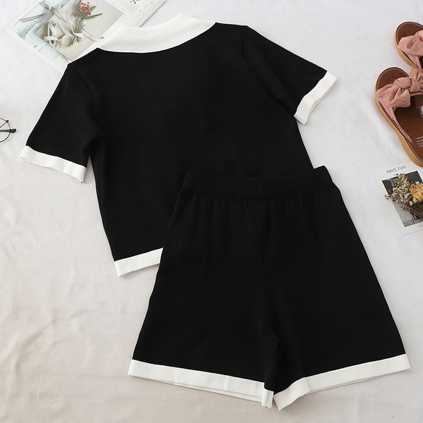 Дамски стилен комплект от две части в черен цвят