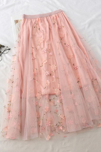 Fusta de dama actuala cu talie inalta si broderie florala in mai multe culori