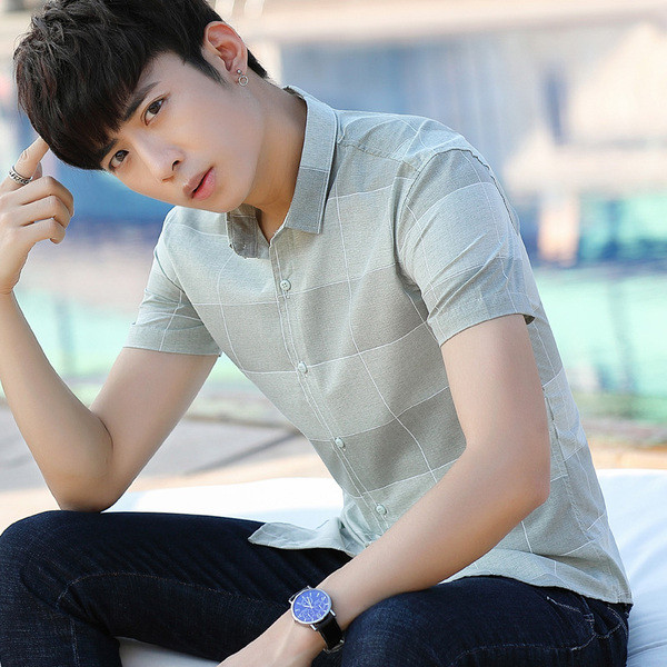 Cămașă de bărbați actuală cu mâneci scurte - în gri și verde