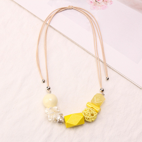 Colier de dama actual in patru culori