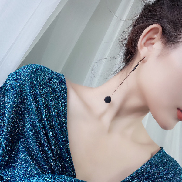 Cercei lungi de dama moderni de culoare neagra