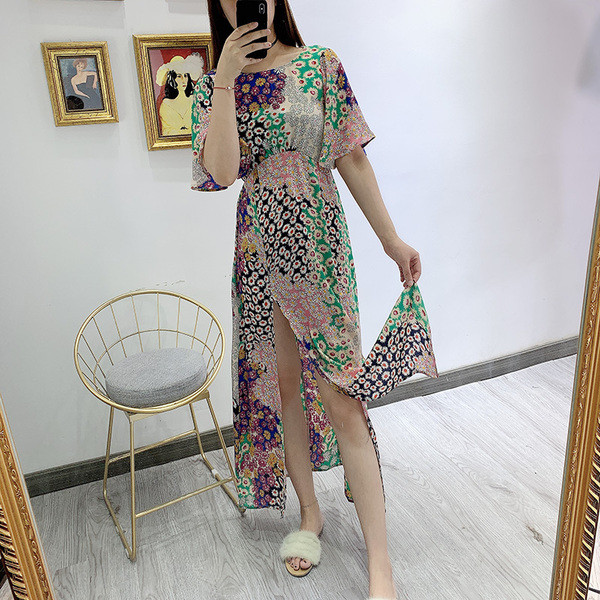 Дамска ежедневна рокля с овално деколте и широки ръкави с флорален десен