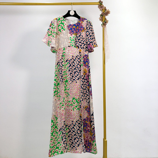 Дамска ежедневна рокля с овално деколте и широки ръкави с флорален десен