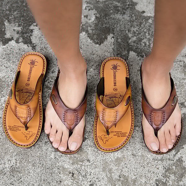 Papuci casual barbatesti de culoare maro cu talpa plata