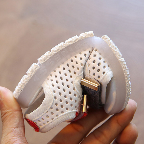 Sandale actuale pentru copii in trei culori pentru baieti si fete