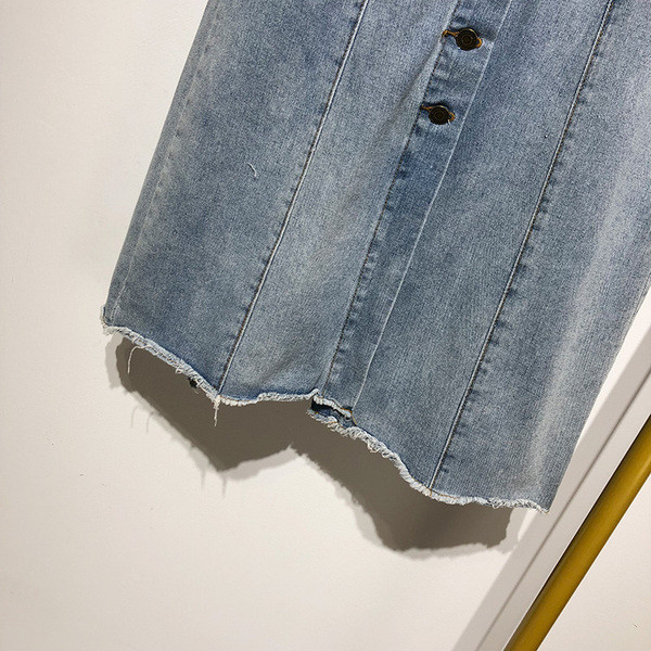 Fusta de dama din denim cu nasturi si buzunare in albastru