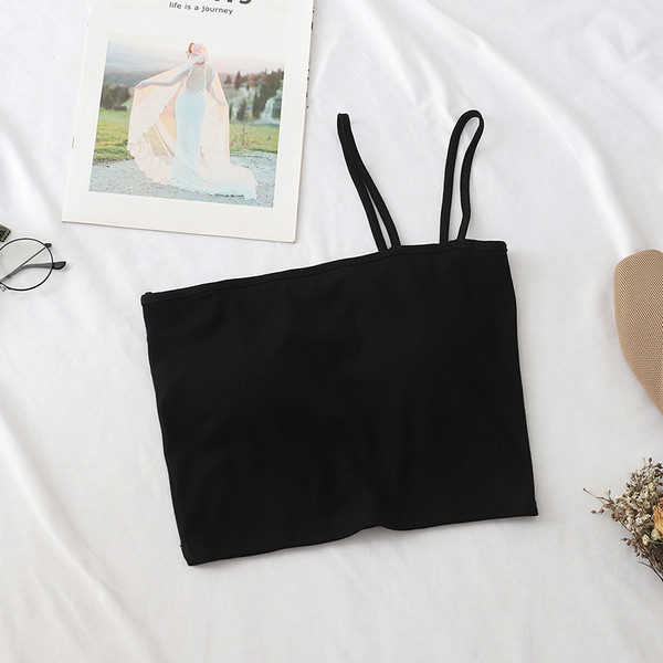 Set modern pentru femei care include salopete și maiou în mai multe culori