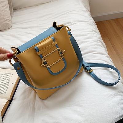 Модерна дамска чанта с метално закопчаване в няколко цвята