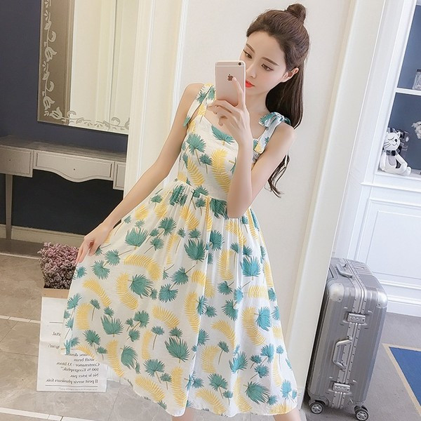 Rochie de vara dama cu aplicatie colorata - model decupat