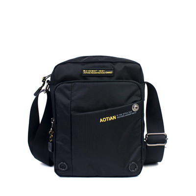 Geanta barbati model nou in patru culori cu inscriptii