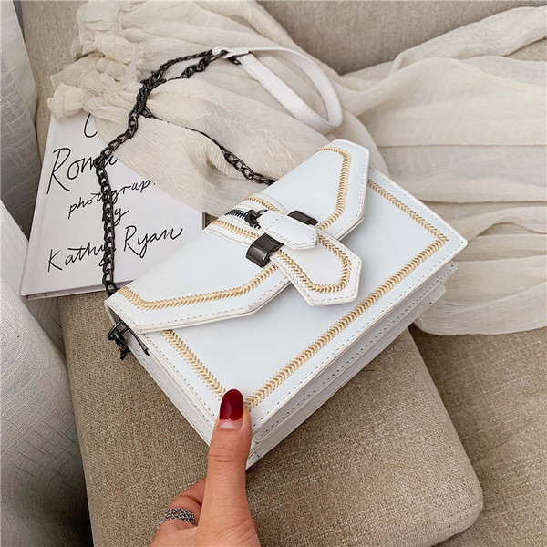 Geanta de dama eleganta cu lant metalic in mai multe culori