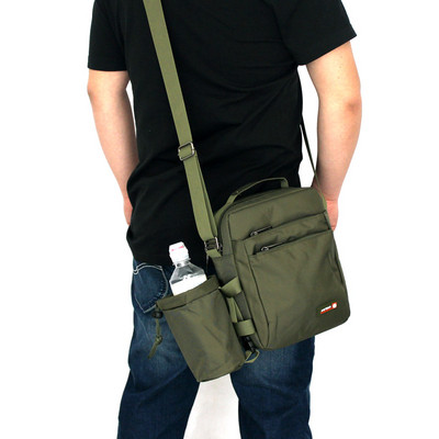 Модерна мъжка чанта в три цвята с емблема