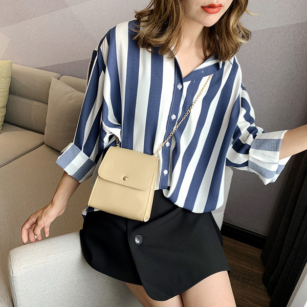 O geanta de dama moderna este un lant metalic in mai multe culori