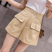 Pantaloni scurți de damă cu talie înaltă și buzunare în negru și bej