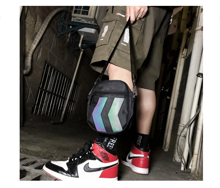 Geanta de barbati actuala in gri si negru