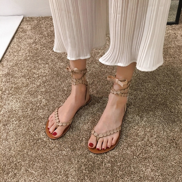 Sandale de dama actuale cu sireturi de culoare maro