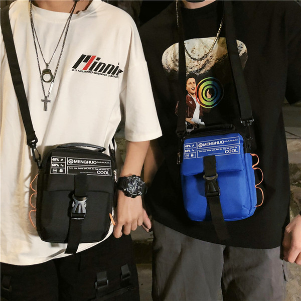 Geanta de barbati actuala in trei culori cu inscriptii