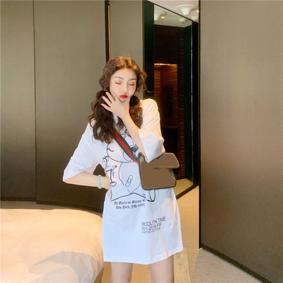 Tricou de dama modern cu aplicatie - model lung alb-negru