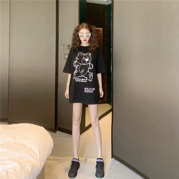 Tricou de dama modern cu aplicatie - model lung alb-negru