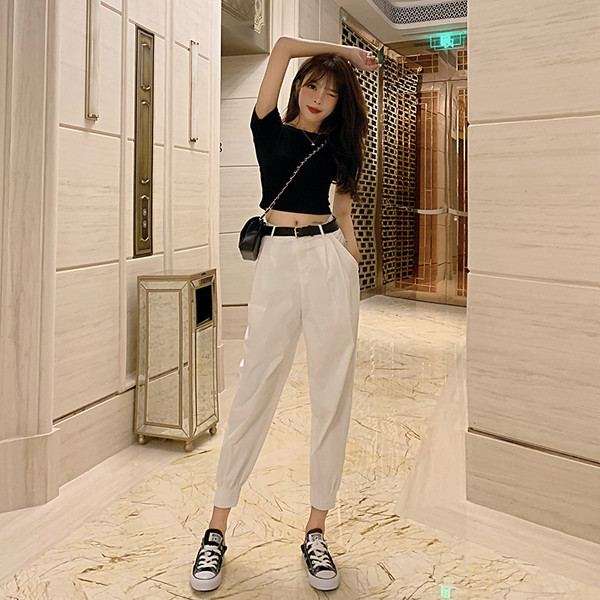 Pantaloni de dama cu talie inalta in alb-negru