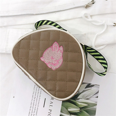 Portofel de dama zilnic cu broderie si lant in patru culori