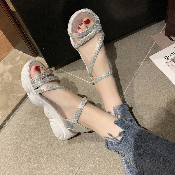 Sandale de dama moderne cu talpa aspra si efect stralucitor in mai multe culori