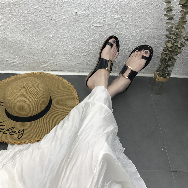 Papuci dama jos cu elemente metalice din piele ecologica