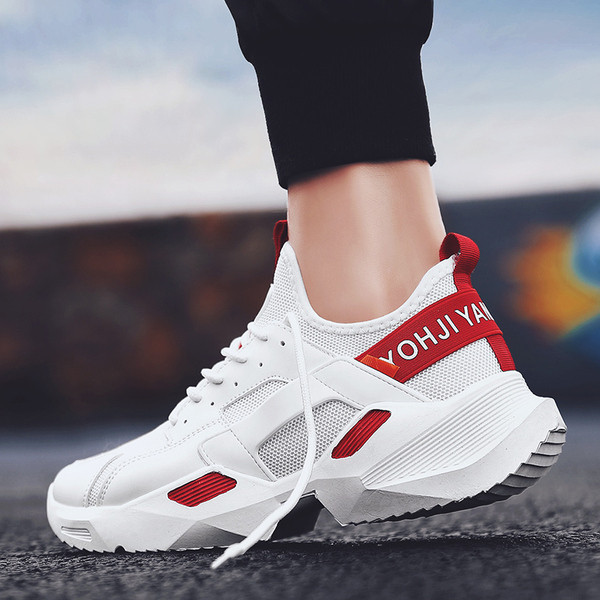 Model nou de adidași pentru bărbați în trei culori cu inscripții