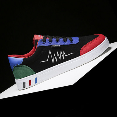 Adidași moderni pentru bărbați cu șireturi și talpă plată