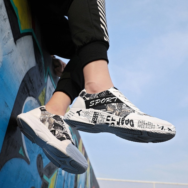 Adidași casual pentru bărbați cu inscripții - în trei culori