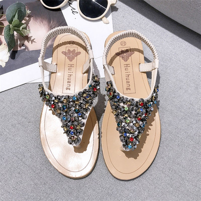 Μοντέρνα γυναικεία σανδάλια με έγχρωμες πέτρες σε μαύρο και άσπρο χρώμα