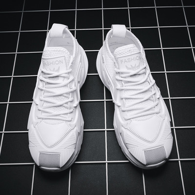 Σύγχρονα αθλητικά παπούτσια  σε τρία χρώματα με έμβλημα